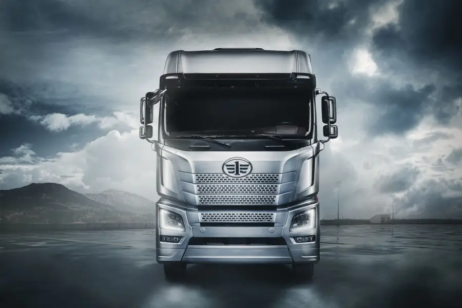 Тягач FAW JH6 ORYX 6x4